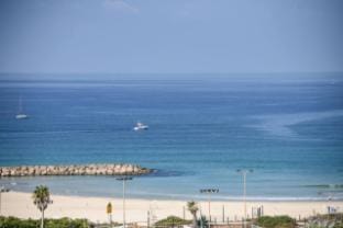 Herzliya Seaside Charming Home Apartment in Herzliya
