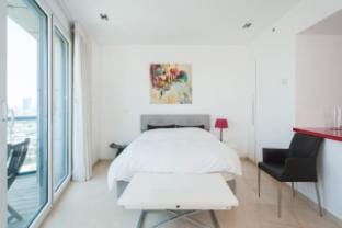 Spacious Studio Apt w Sea View 2 min from Beach Apartment in Tel Aviv-Yafo