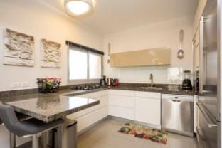 Urban Gem with Outdoor Lounge Apartment in Tel Aviv-Yafo