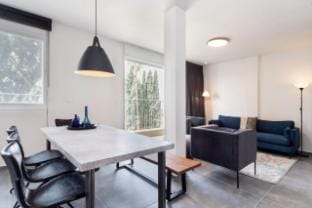 Modern 2BR Apt w Private Parking in City Center Apartment in Herzliya