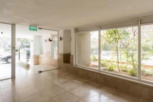 Modern 2BR Apt w Private Parking in City Center Apartment in Herzliya