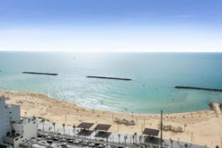 Magnificent Seaside Panorama Stay by Sea N' Rent Apartment in Tel Aviv-Yafo