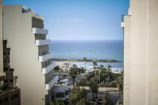 Skyline 1BR Apartment with City and Sea View Apartment in Herzliya