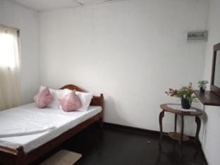 Kandyan  Grey Villa in Kandy