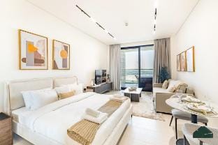 Luxury Studio | Jacuzzi + Canal Views  | BMS Vacation rental in Dubai