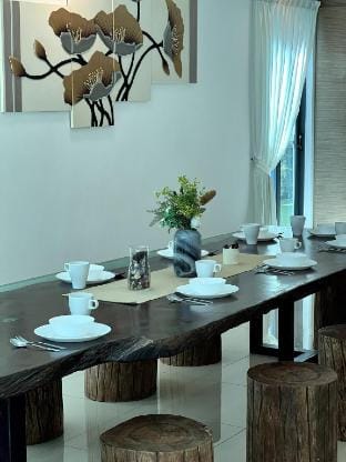 Rustic Kajang Villa•Pool•Pool Table•Karaoke•Team Vacation rental in Negeri Sembilan, Malaysia