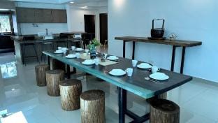 Rustic Kajang Villa•Pool•Pool Table•Karaoke•Team Vacation rental in Negeri Sembilan, Malaysia