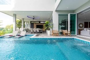 Seaview three bedroom villa in Bangtao beach area. Vacation rental in Choeng Thale