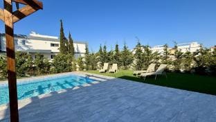 Sunrise Villa with Private Pool Villa in Larnaca District