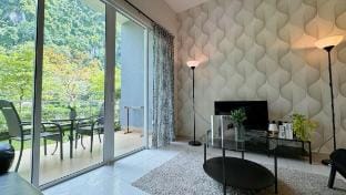 Condo Retreat @ The Haven . Lakeside Ground Unit Apartment in Perak