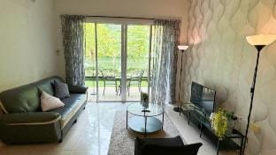 Condo Retreat @ The Haven . Lakeside Ground Unit Apartment in Perak