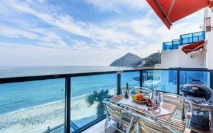 거제도 로제스펜션D Bed and Breakfast in South Korea