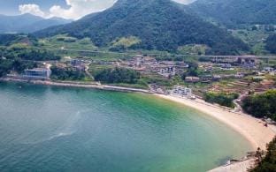 거제도 로제스펜션D Bed and Breakfast in South Korea