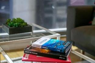 Stylish & Cozy CBD Stay, Steps from Southern Cross Vacation rental in Melbourne