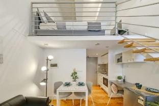A Chic NY Style Loft Near Melbourne Central Apartment in Melbourne