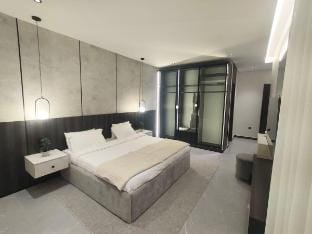 Three BR Spacious and Luxurious Flat in Almadinah Apartment in Medina