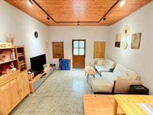 西市場,蜷尾家旁隔壁的泳池屋,免爬樓梯Pool House/Golden Location/Ground Floor Vacation rental in Kaohsiung