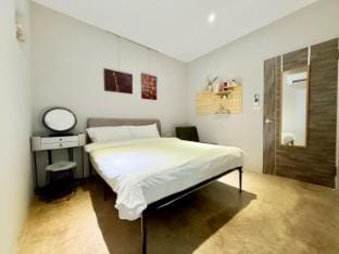 西市場,蜷尾家旁隔壁的泳池屋,免爬樓梯Pool House/Golden Location/Ground Floor Vacation rental in Kaohsiung