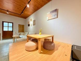 西市場,蜷尾家旁隔壁的泳池屋,免爬樓梯Pool House/Golden Location/Ground Floor Vacation rental in Kaohsiung