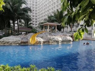 Resort-Style Condo Near MOA & Airport +200mbpsWIFI Apartment in Pasay