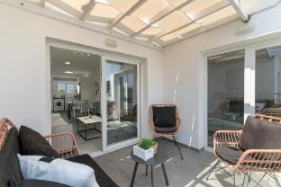 Kato Paphos Apartment | Prime Location by VICHY Holidays Apartment in Paphos