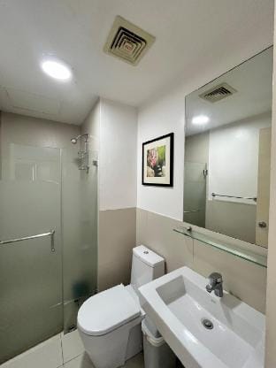 Calyx Residences with Rooftop Infinity Pool Vacation rental in Lapu-Lapu City