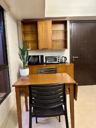 BalaiCo 2BR 2 Balconies Taal View Vacation rental in Tagaytay