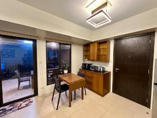BalaiCo 2BR 2 Balconies Taal View Vacation rental in Tagaytay
