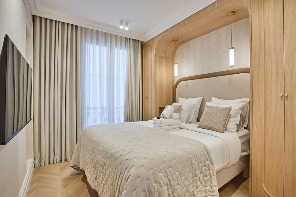 Apartment in the Marais with Air-conditioned Apartment in Paris