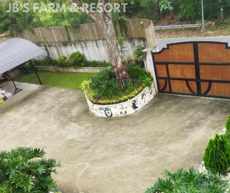 JB's Farm and Resort Chalet in Nasugbu