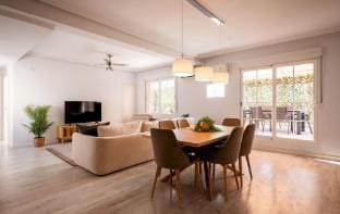 Bright 2BD/2BA Apt w/ Private Terrace - Spacious Apartment in Madrid