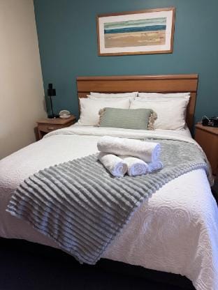 Panoramic Waterviews! One Bedroom Apartment Vacation rental in The Entrance