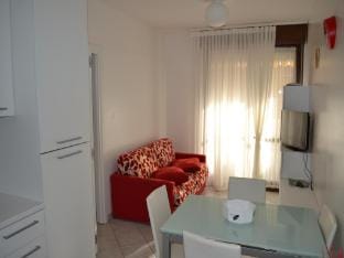 Renovated flat with pool and terrace near the beach Apartment in Rosolina Mare