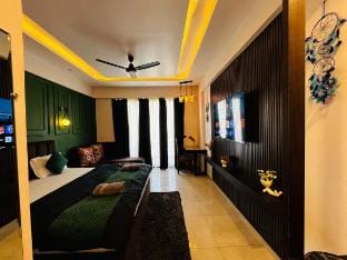 Condo THE ZenDen stay  omaxeHazratganj Vacation rental in Lucknow