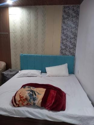 Ramesht paying guest house Vacation rental in Varanasi