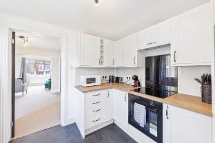 Modern Ashford Home | 3BR | Ideal for All Guests Vacation rental in Ashford