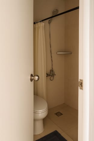 Clean and cozy room in the city center Apartment in Lapu-Lapu City