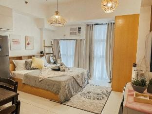 Studio Unit McKinleyHill near Venice Grand Canal Vacation rental in Makati