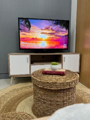 Cozy Studio Viceroy Residences McKinley Hill Bgc Apartment in Makati