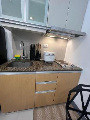Cozy Studio Viceroy Residences McKinley Hill Bgc Apartment in Makati