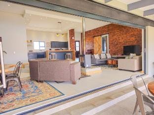 Luxury 3BR for Families & Golfers in Dullstroom Vacation rental in South Africa
