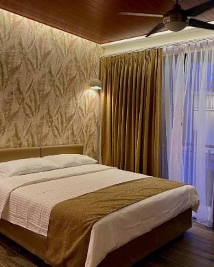 Exclusive whole resort beachfront w/pool San Juan Villa in Calabarzon