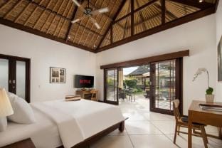 HUGE 9 BR/10 BATHR Villa/Best Location/near beach Vacation rental in North Kuta