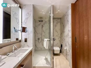 Sky-High Experience Luxe Living on the 24th Floor Vacation rental in Dubai