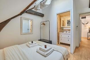 Charming apartment Center of Paris with terrace Villa in Paris