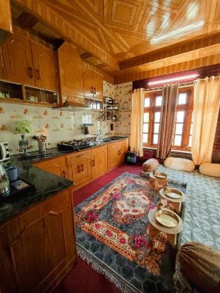 Saanjh by Limitless Stays Vacation rental in Himachal Pradesh