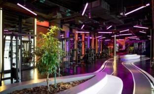 Hybrid Chic Living: Luxury-Comfort-Productivity Apartment in Dubai