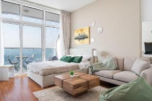 Hybrid Chic Living: Luxury-Comfort-Productivity Apartment in Dubai
