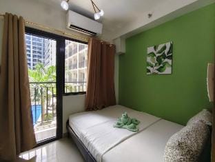 Monstera Room in Moa facing pool GOOD 4 PAX Vacation rental in Pasay