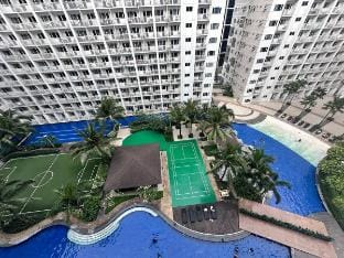 Tangerine Room in MOA near Airport  2 Beds Vacation rental in Pasay